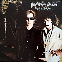 Daryl Hall and John Oates
- Beauty On A Back Street / 1977 original vinyl